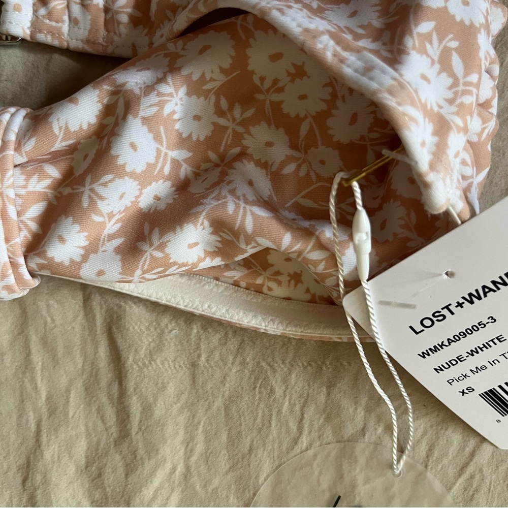 Lost + Wander Nude and White strapless Bikini Top size XS NWT - Picture 4 of 5